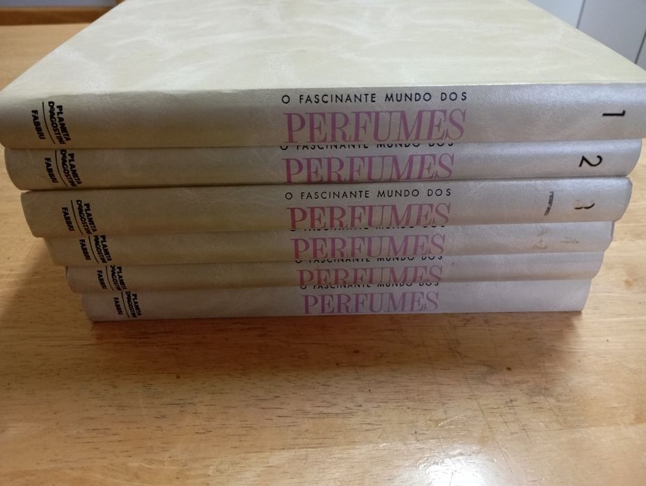 Livros de coleções de perfumes "O Fascinante Mundo  dos Perfumes" "