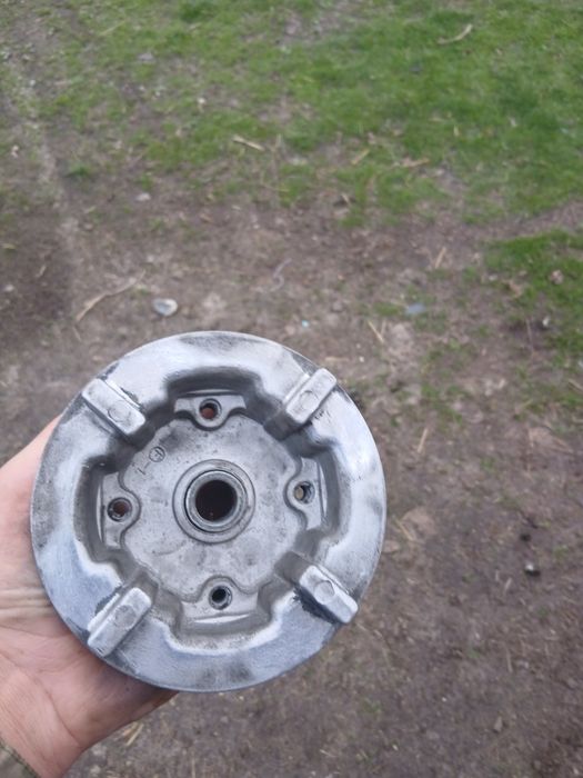 Ступиця на Loncin pruss 200