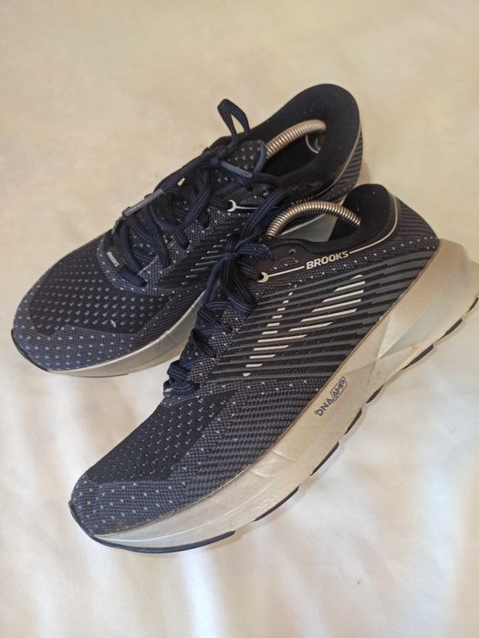 Кроссовки Brooks Levitate Black,39 р(25.5см)