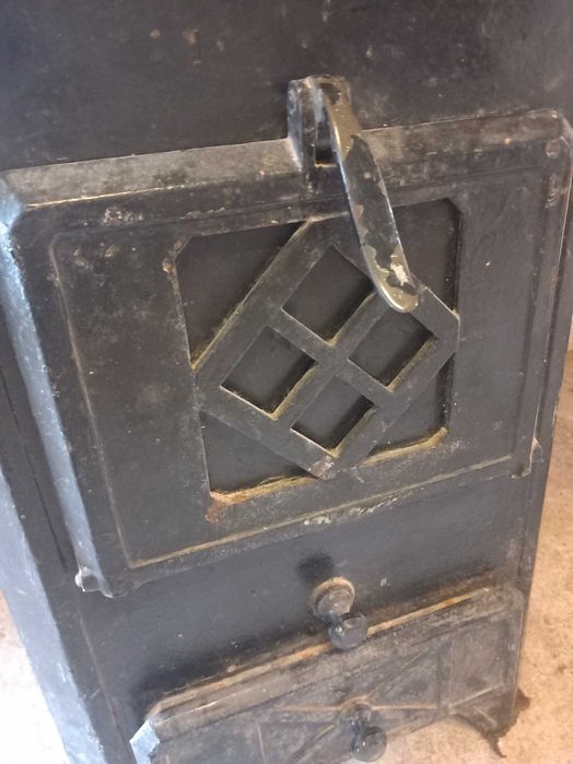 Salamandra e fogão,antiga, ferro fundido, totalmente funcional,  porto