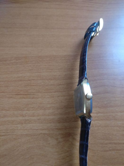 Наручний механ. годинник Луч жіночий