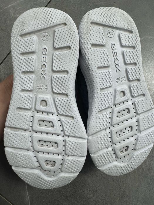 Дитячи кросівки Geox