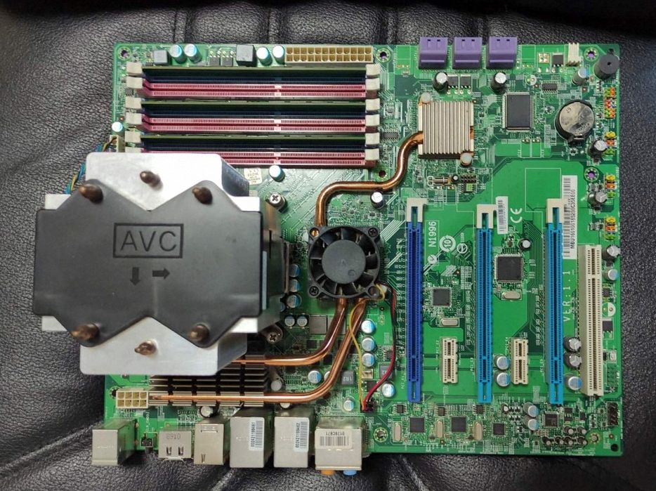 Материнская плата Packard Bell