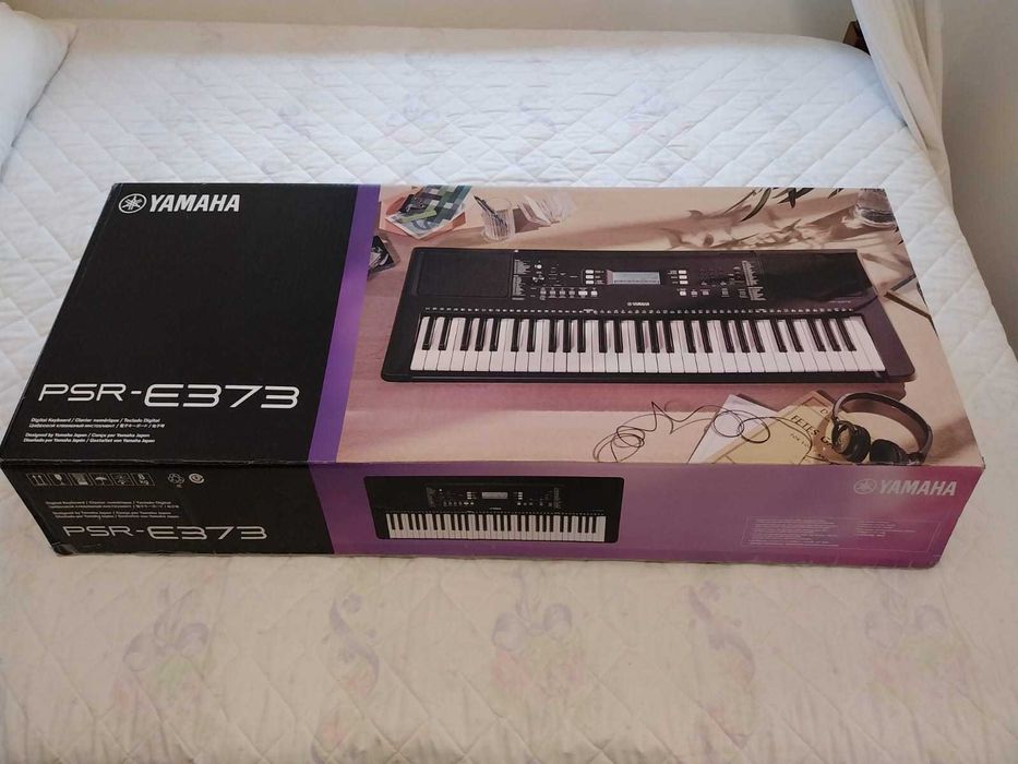 Yamaha PSR-E373 com stand e extras completos