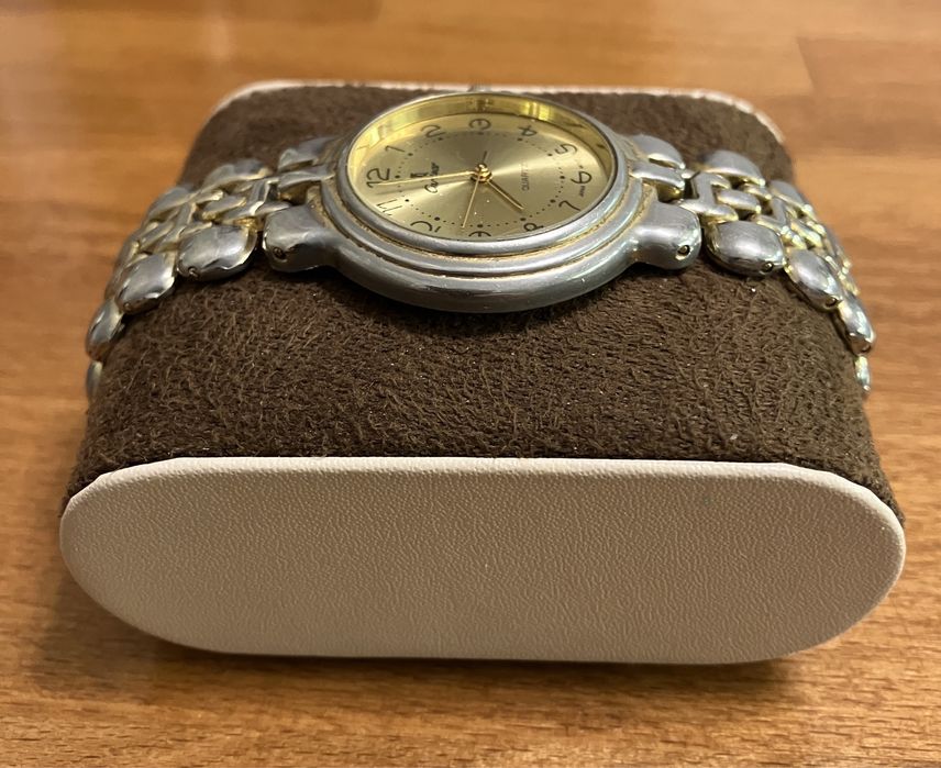 Часы женские "Caritear"