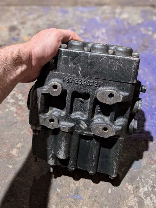 Розподільник р80 МТЗ 80 82 ЮМЗ т40 розпредилитель мТз 80 р80 р75 НШ32