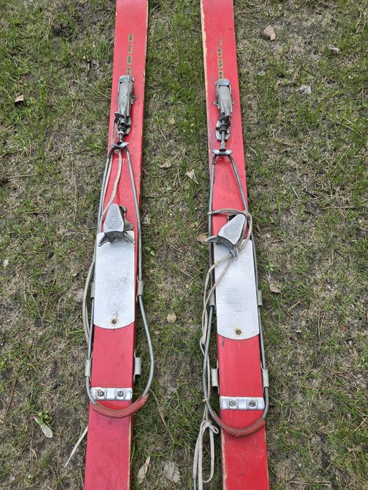 Stare narty drewniane 150 cm – retro PRL, dekoracja / kolekcja