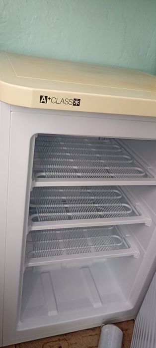 Морозильна камера indesit