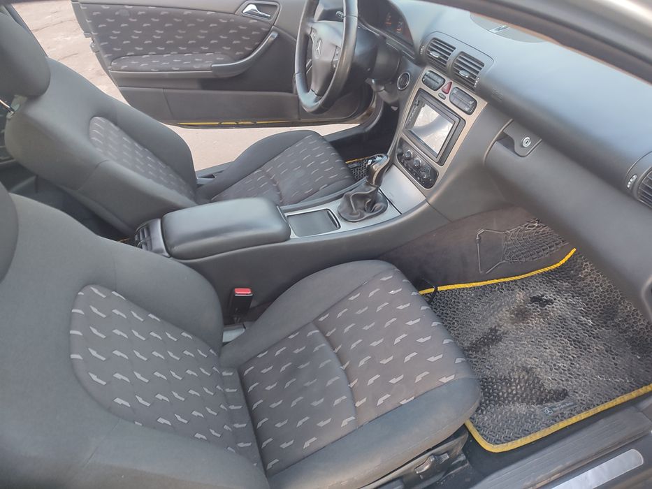 Мерс 2,0л бензин Механика  по технике отлично