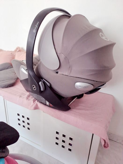 Ovo 2 em 1 cybex  cloud q cinza