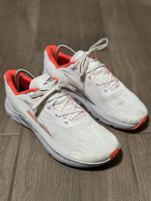 Кроссовки  Altra Rivera  38.5 р