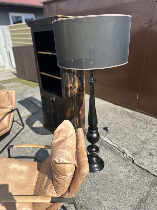 Drewniany stylowy regał