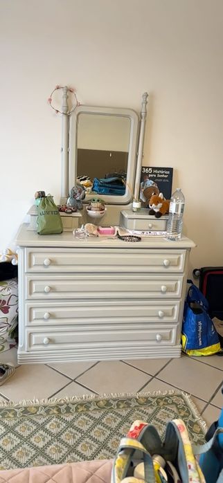 Cómoda de madeira restaurado