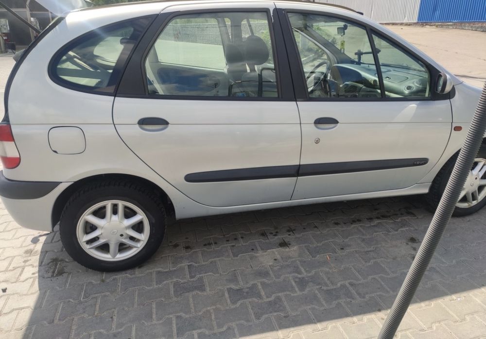 Продаж Renault Scenic