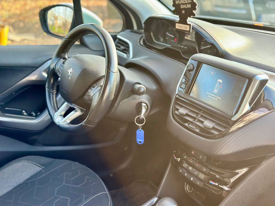 Peugeot 2008 1.2PB 2016r. Automat Klima Panorama PDC Navi LED DRL