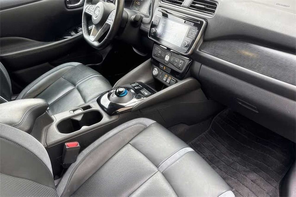 Nissan LEAF SL      2018