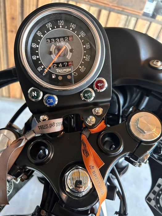 Triumph Bonneville t100 retroclassic