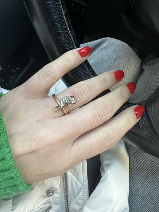 Золотое кольцо с бриллиантами