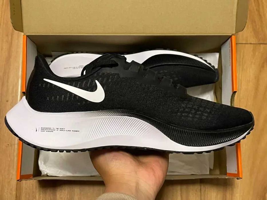 Nike Air Zoom Pegasus 37 Black White R.40