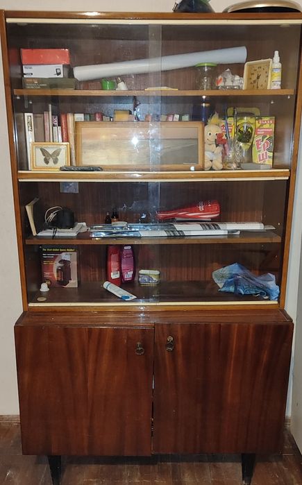 Продам.Сервант,буфет