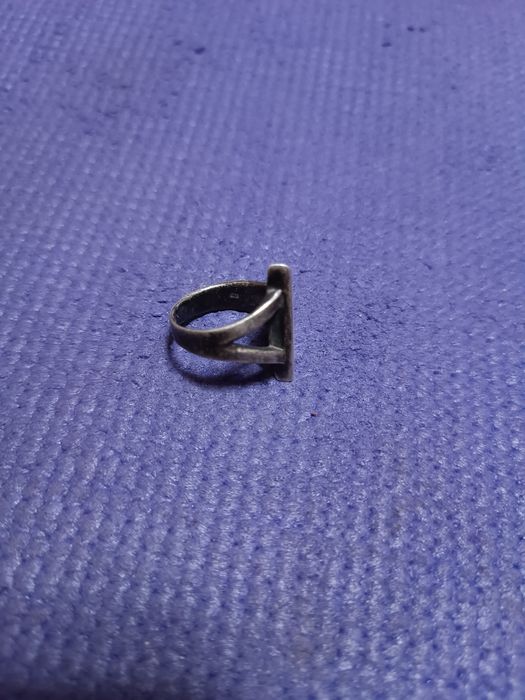 Серебряное кольцо с перламутром. 18р.