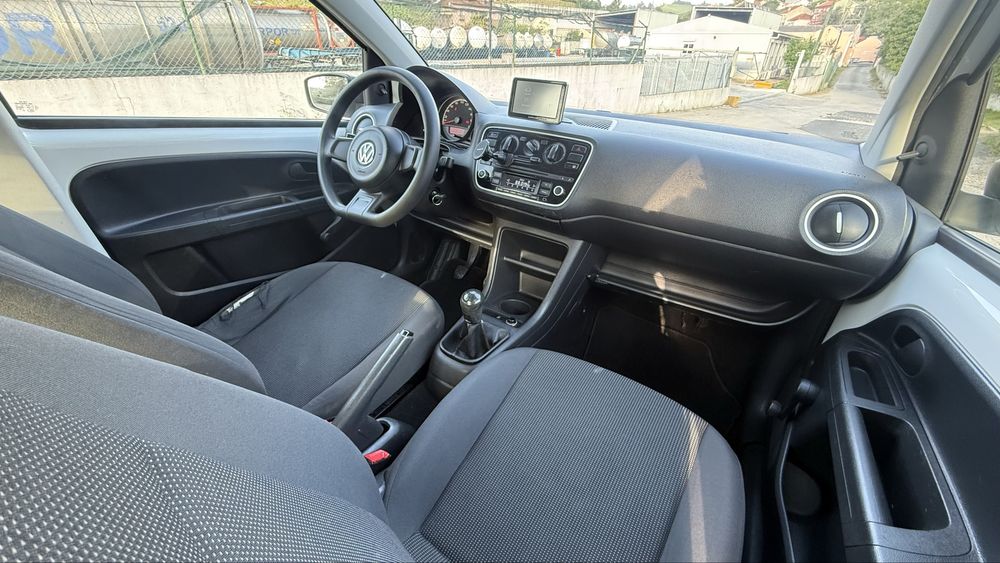 Volkswagen UP 1.0 Move 2014 GPS