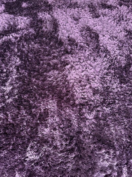 Carpete 2,30x1,65 na cor beringela