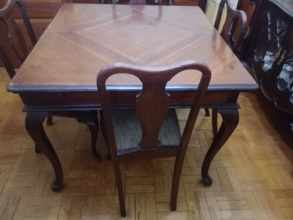 Mobilia Quinane 2 Moveis 1 Mesa Jantar (cadeiras são oferta)