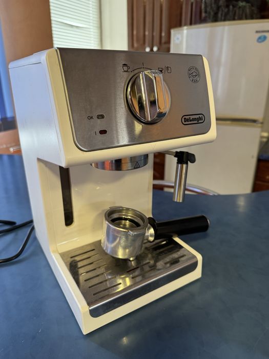 Кавоварка ріжкова Delonghi ECP33.21.W