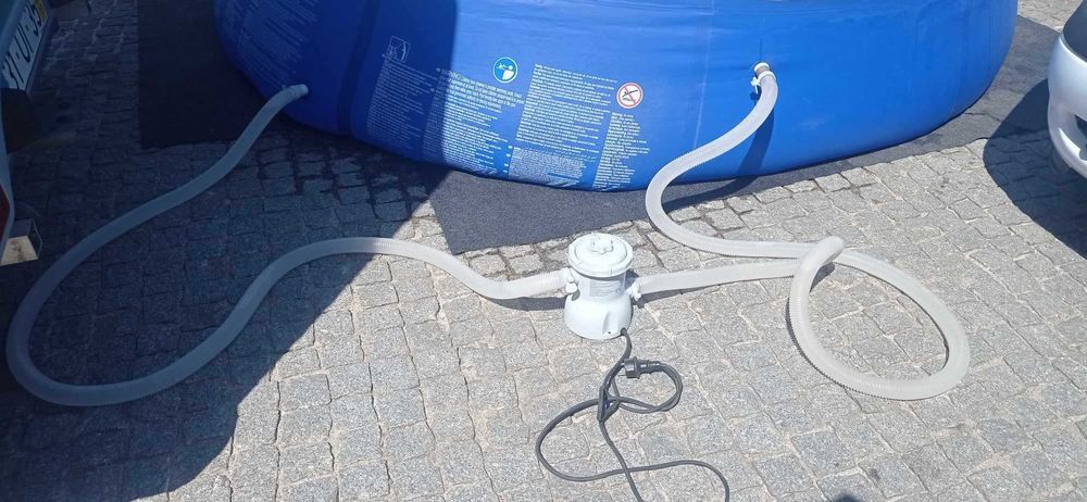 piscina com bomba