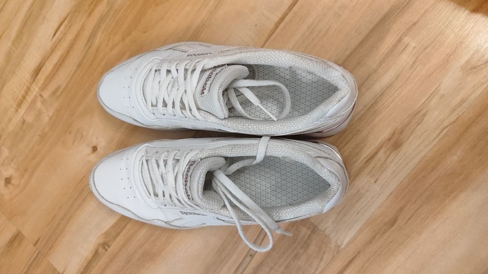 Buty Reebok białe.