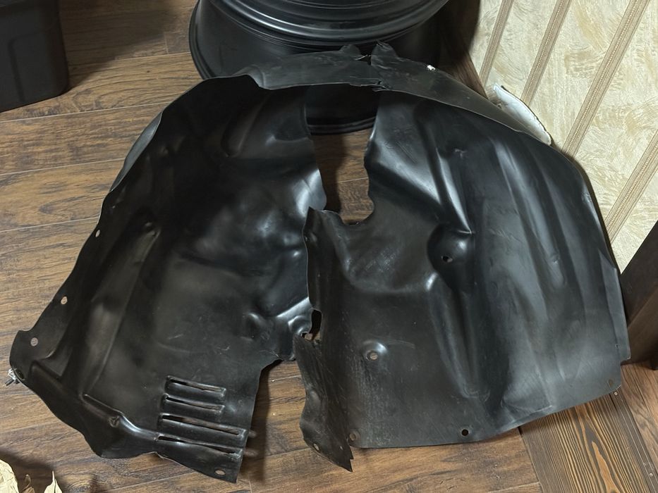 Підкрилок  передній лівий tesla model s 2021+ plaid palladium