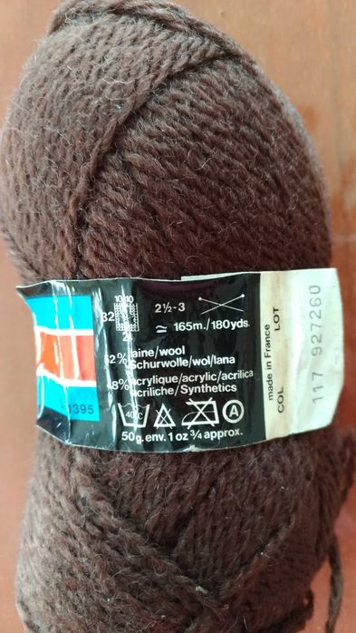4 motki włóczki  52% wełna, 48% akryl