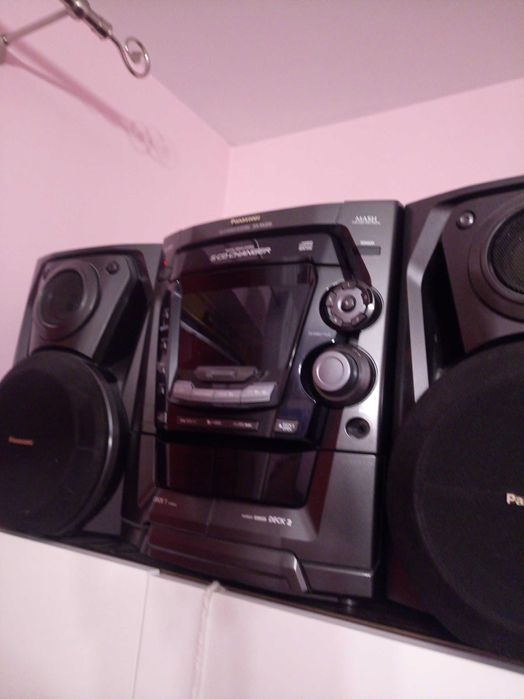 Wieża Panasonic CD STEREO SA-AK200E-K 5 CD pilot
