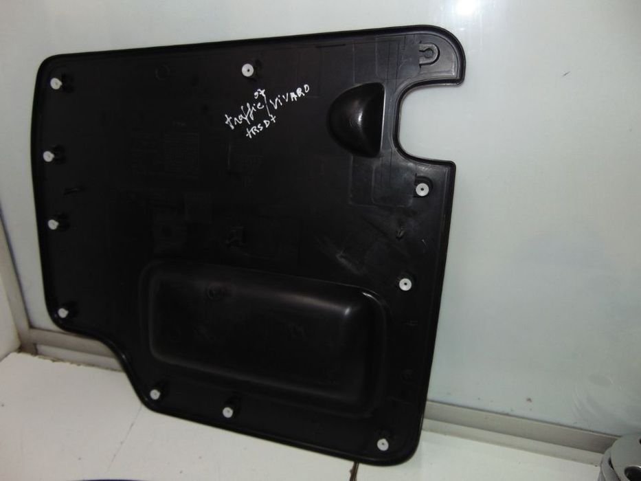 Renault traffic ou opel vivaro 2007 quartelas trás