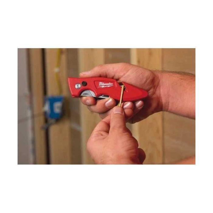 Ніж викидний багатофункціональний FASTBACK Milwaukee