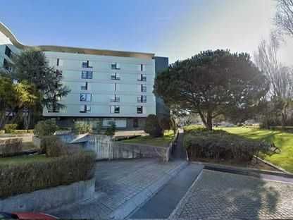 Lugar de Garagem à venda perto do Hospital São João, Porto