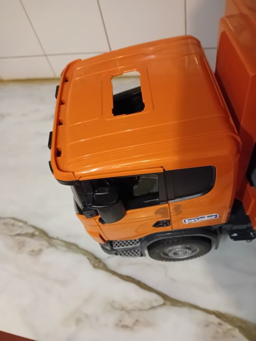 Camião Escala 1:16 ( Com Peça em Falta  )