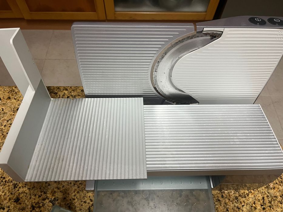 Fiambreira / maquina de cortar fiambre , queijo , carne