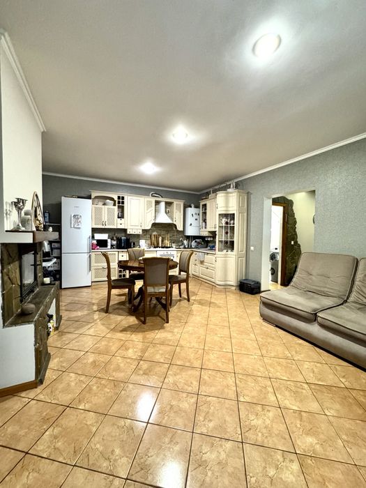 Будинок , центр м. Самар