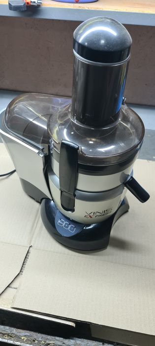 Продам кухонный комбайн