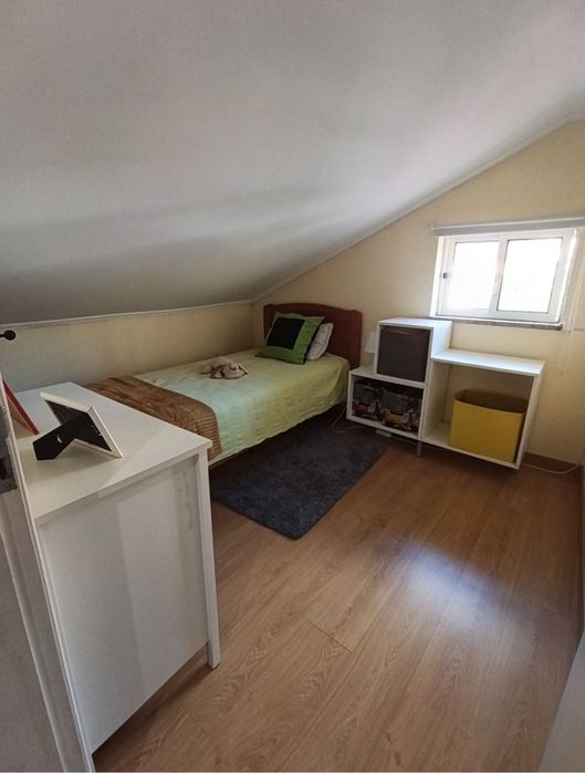 Alugo quarto na Ajuda, perto faculdades