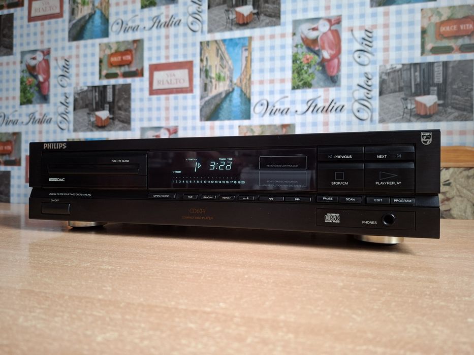 Яркий проигрыватель CD Philips CD604,работоспособность 100%,гарантия!