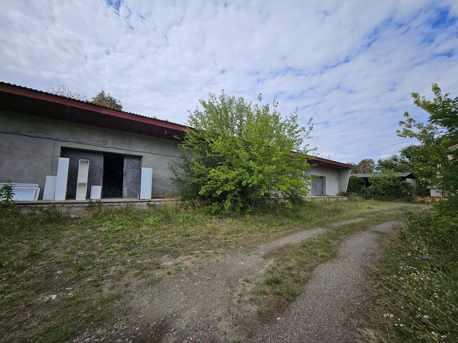 Продається склад в Берегове.