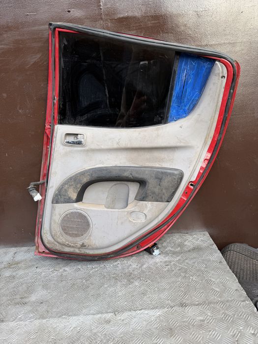 Дверь зад в сборе Mitsubishi l200 год 08 митсубиси л200