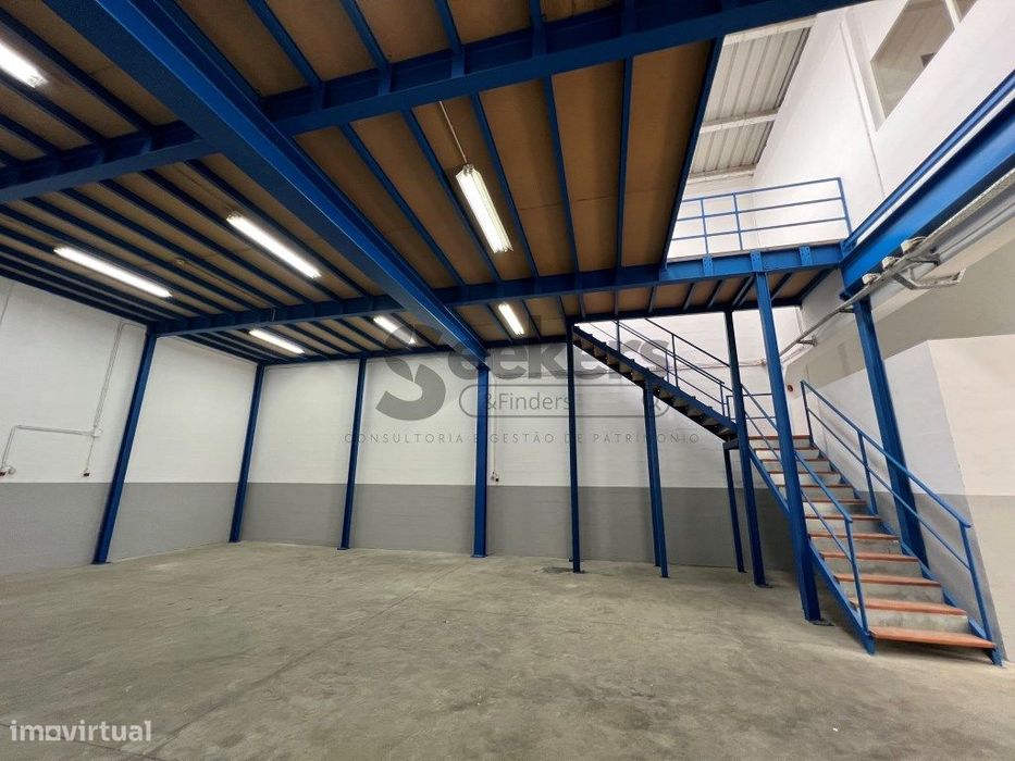 Armazém e escritório na Beloura, Sintra com 360 m2