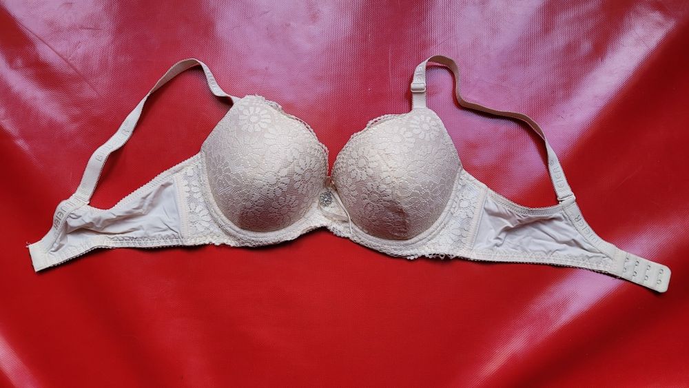 Kremowy stanik Biweier