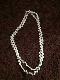 colar tons azul bolinhas comprido