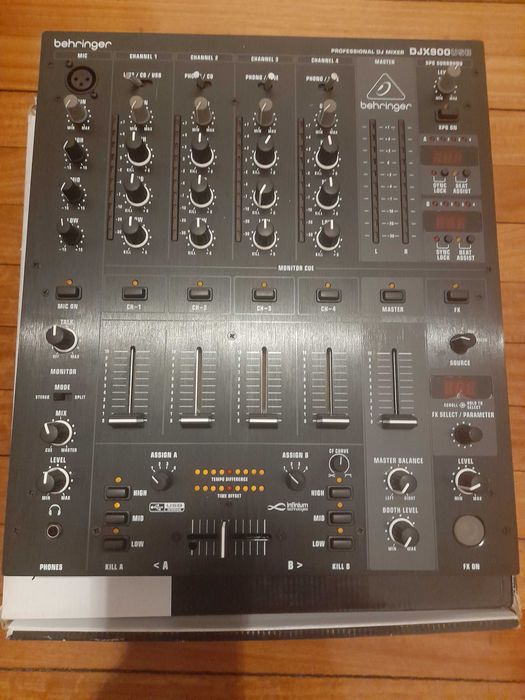 Mesa mistura Behringer