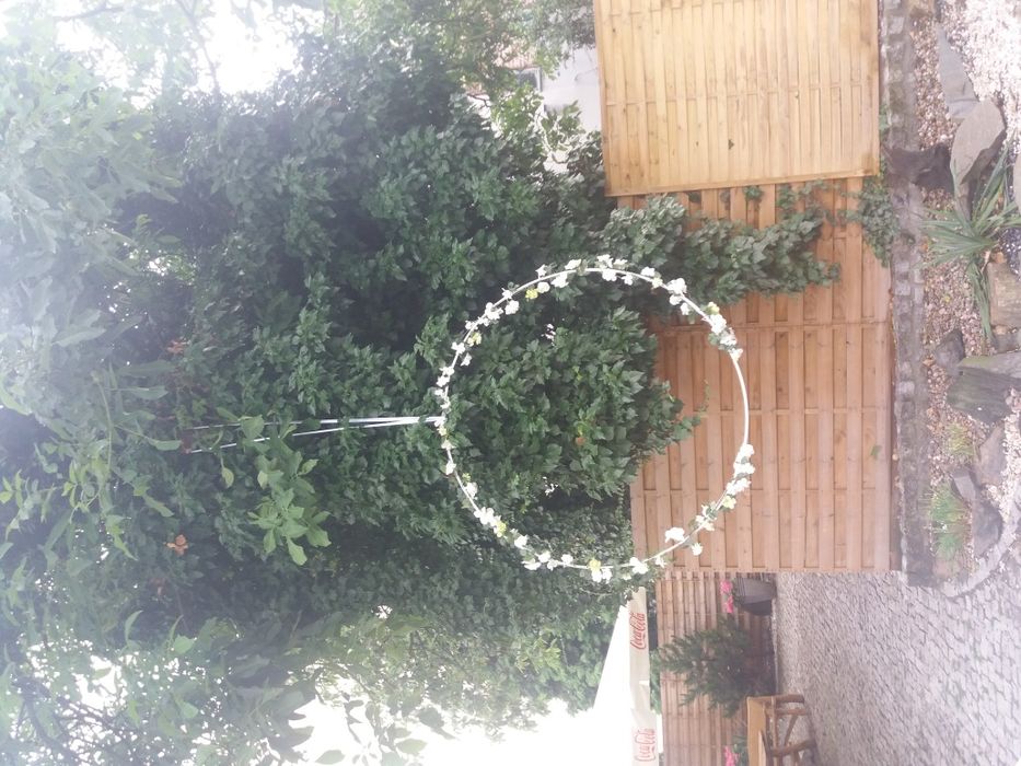 Wianek ślubny z kwiatami i lampkami led